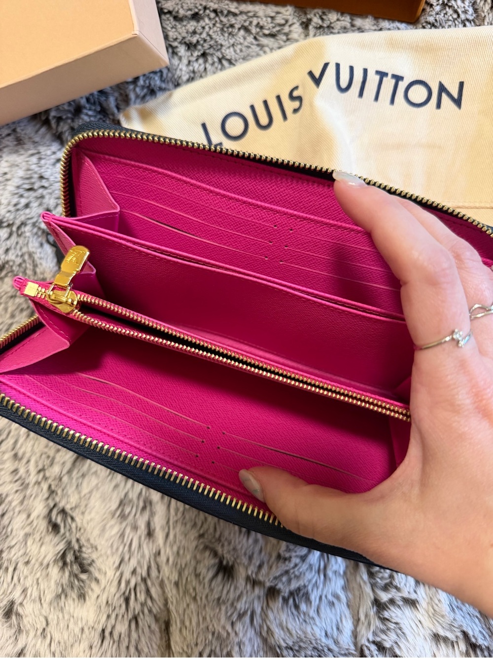 Louis Vuitton Zippy Wallet- Midnight Fuschia - Picture 7 of 12
